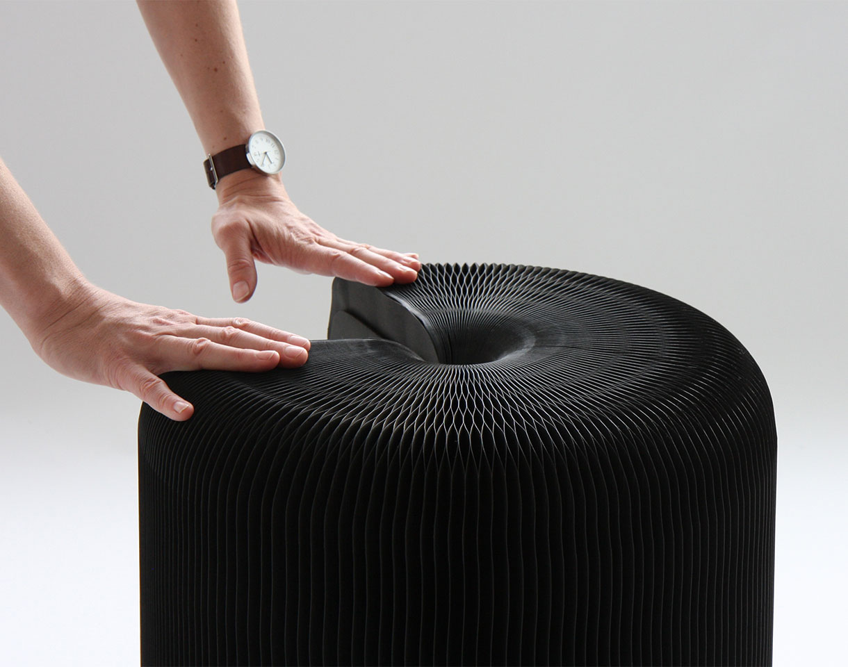 Folding Paper Stool Bench - softseating Paper Furniture - Black